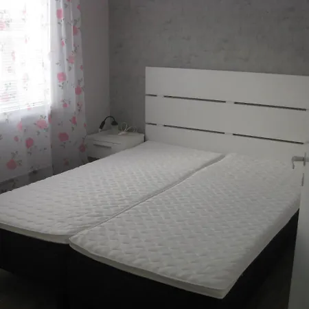 Huoneistomajoitus Hella 3c Haermae *