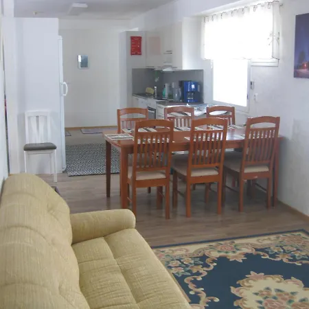 Apartment Huoneistomajoitus Hella 3c Haermae *